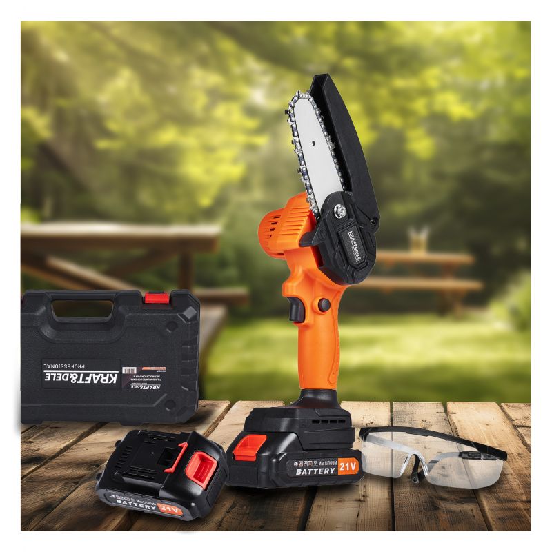 ["Typ: text", "Zdrojový jazyk: pl", "Cieľový jazyk: sk", "Text: Reťazová píla akumulátorová 4" 21V KD10627", "Obrázok: null"]