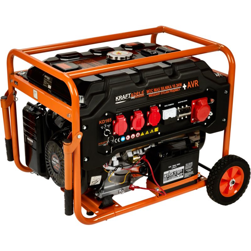 Agregát generuje 5500 W, 12/230 V/380 V, model KD165