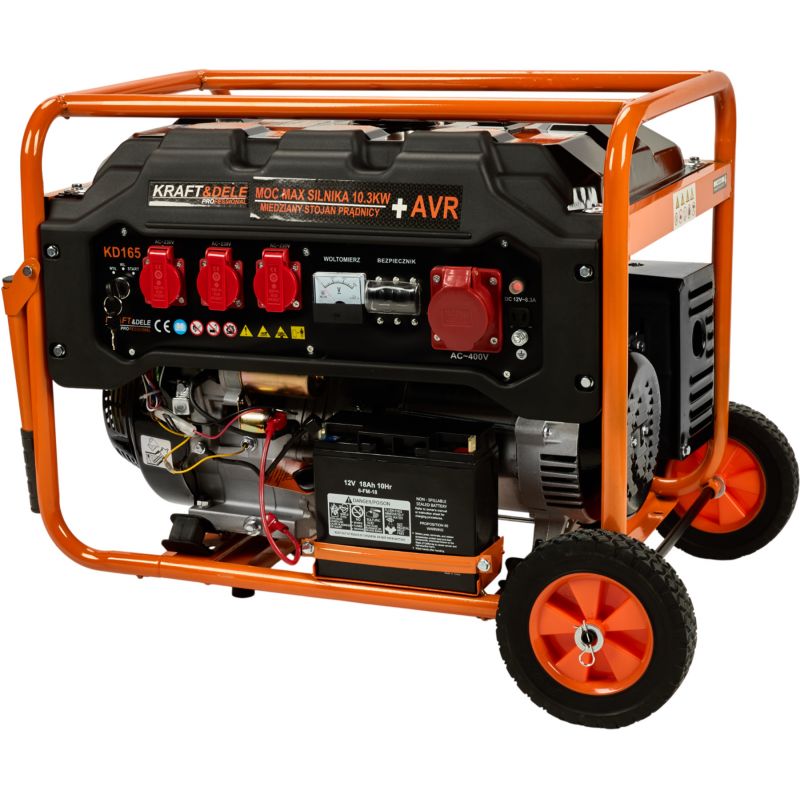 Agregát generuje 5500 W, 12/230 V/380 V, model KD165