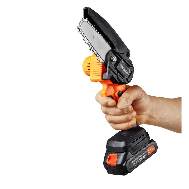 ["Typ: text", "Zdrojový jazyk: pl", "Cieľový jazyk: sk", "Text: Reťazová píla akumulátorová 4" 21V KD10627", "Obrázok: null"]