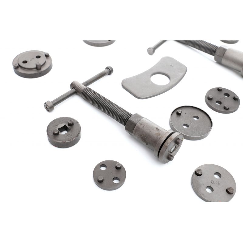 Zestaw do wymiany klocków hamulcowych 18el. KD10215