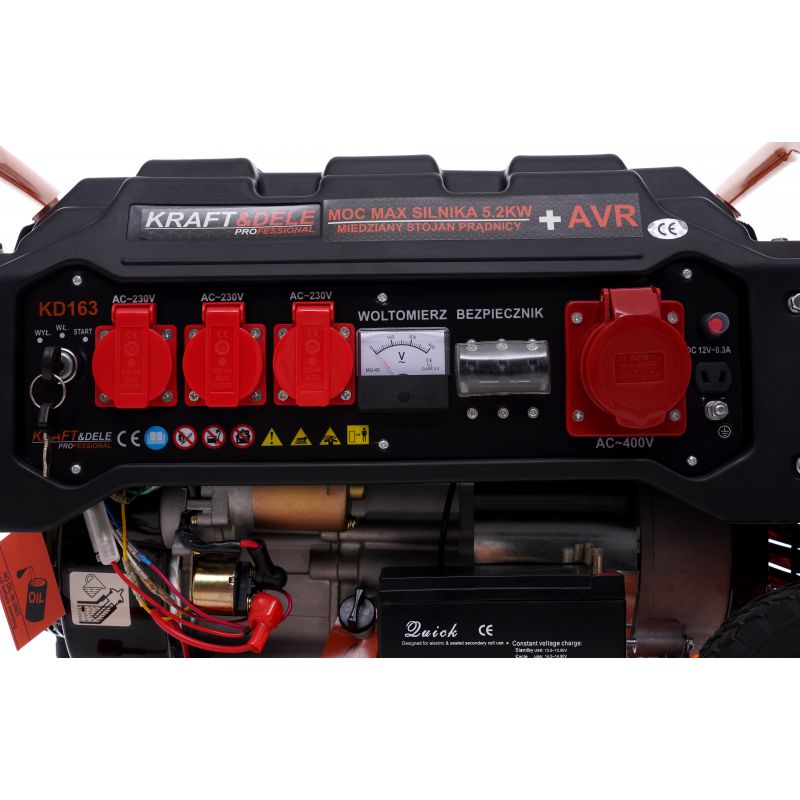 Agregát generuje 3500 W, napätie 12/230 V / 380 V, model KD163