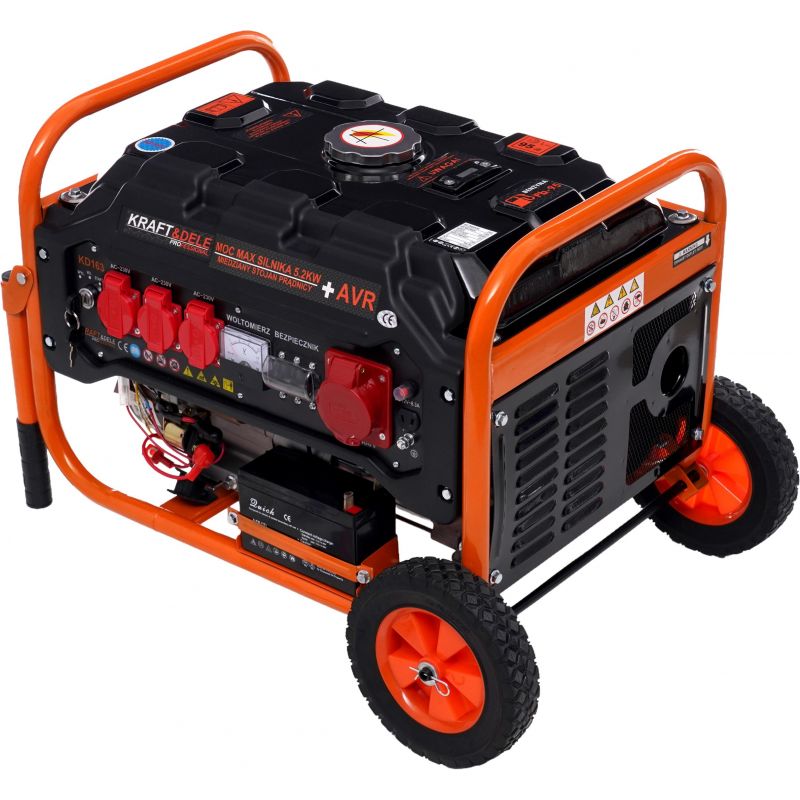 Agregát generuje 3500 W, napätie 12/230 V / 380 V, model KD163