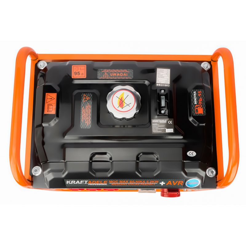 Agregát generuje 3500 W, 12/230 V/380 V, model KD161