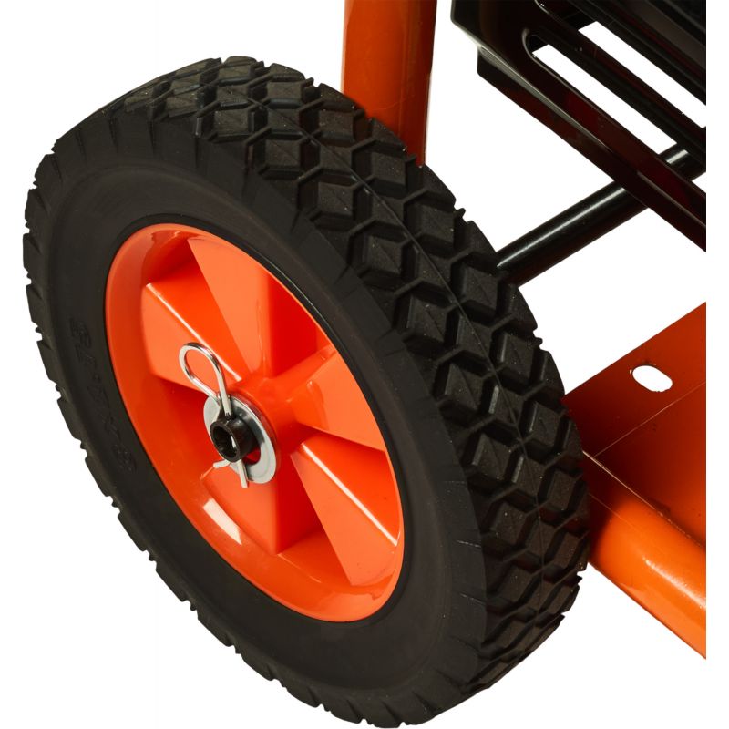 Agregát generuje 5500 W, 12/230 V/380 V, model KD165