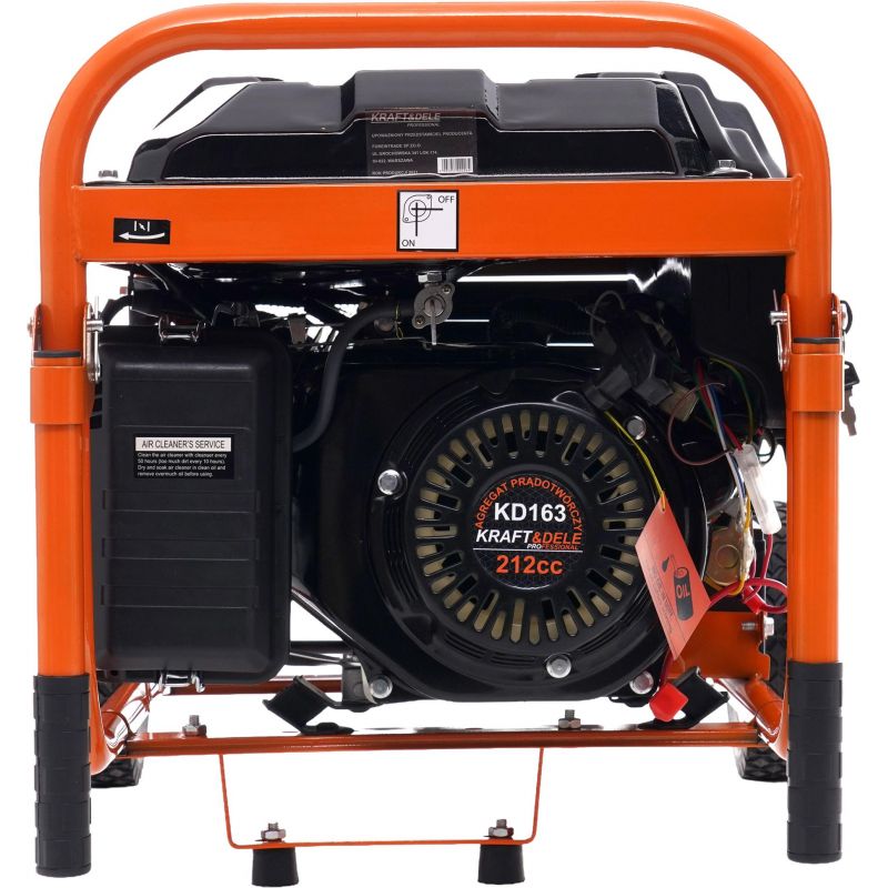 Agregát generuje 3500 W, napätie 12/230 V / 380 V, model KD163
