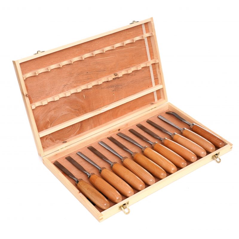 Sada 12 rezbárskych dlát. KD11775