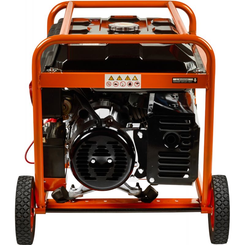 Agregát generuje 5500 W, 12/230 V/380 V, model KD165