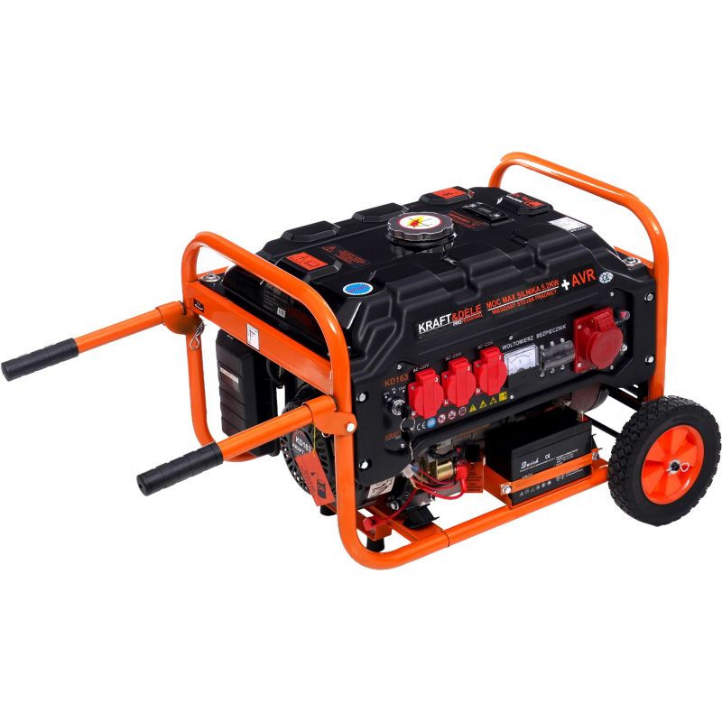 Agregát generuje 3500 W, napätie 12/230 V / 380 V, model KD163