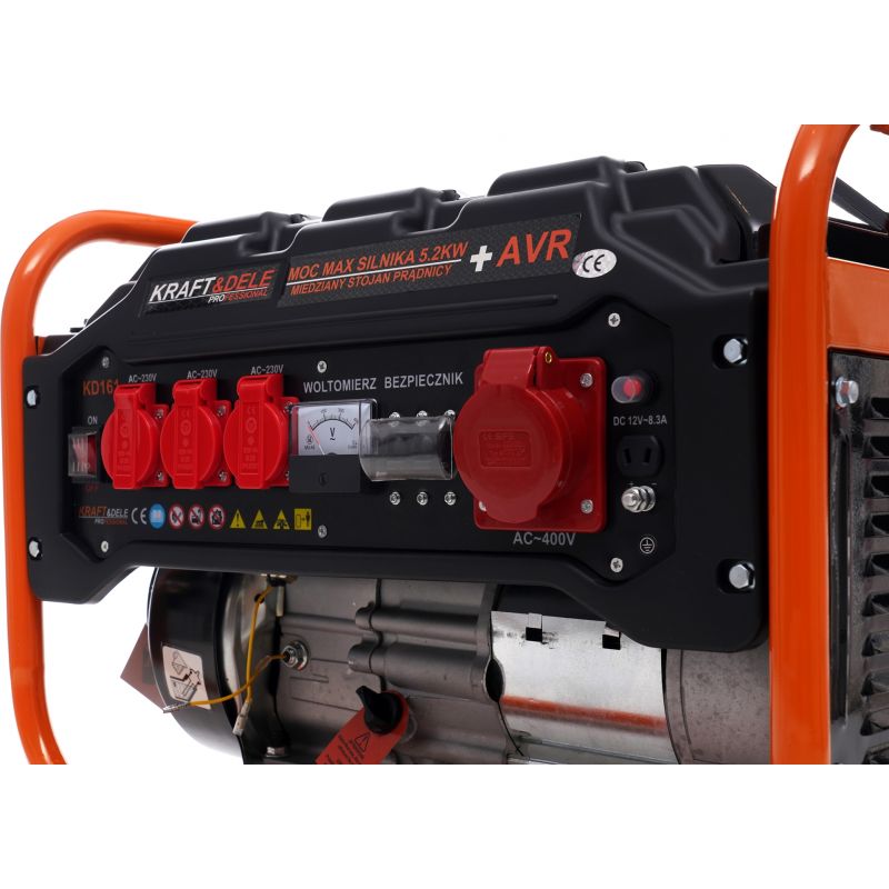 Agregát generuje 3500 W, 12/230 V/380 V, model KD161