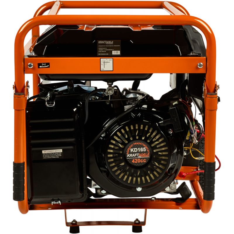 Agregát generuje 5500 W, 12/230 V/380 V, model KD165