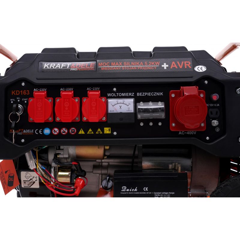 Agregát generuje 3500 W, napätie 12/230 V / 380 V, model KD163