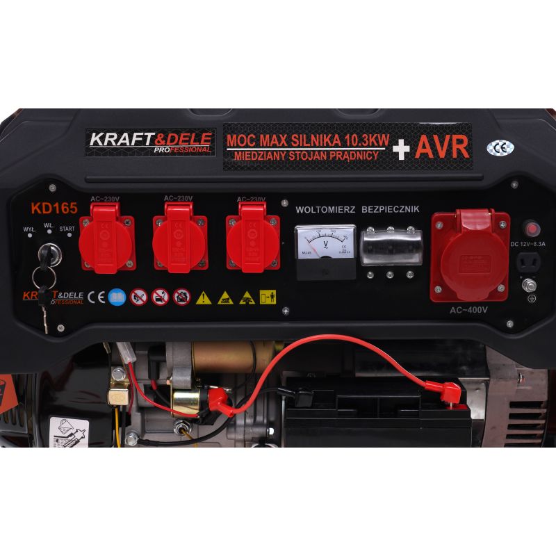 Agregát generuje 5500 W, 12/230 V/380 V, model KD165
