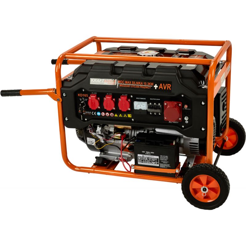 Agregát generuje 5500 W, 12/230 V/380 V, model KD165